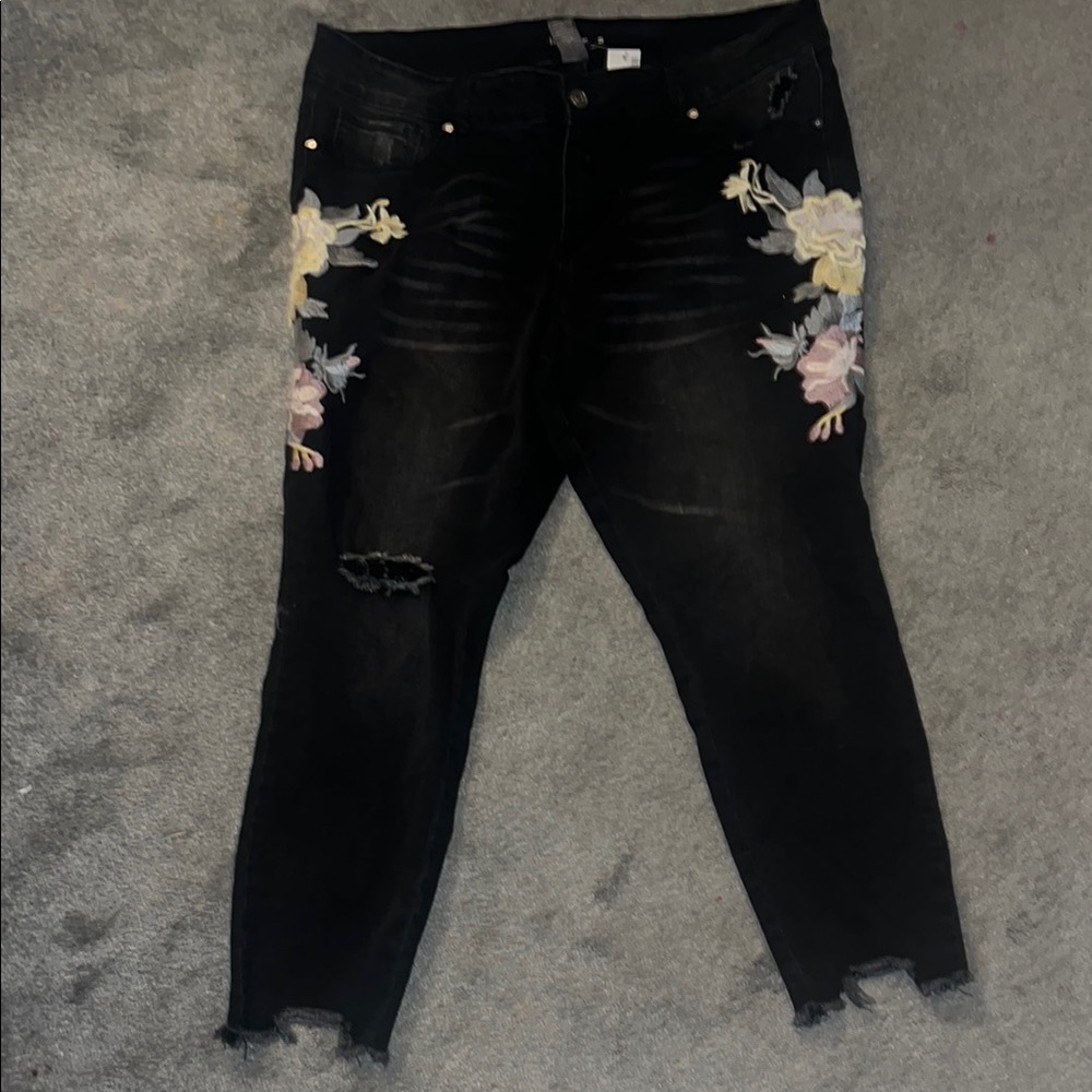 Floral Embroidered Black Jeans